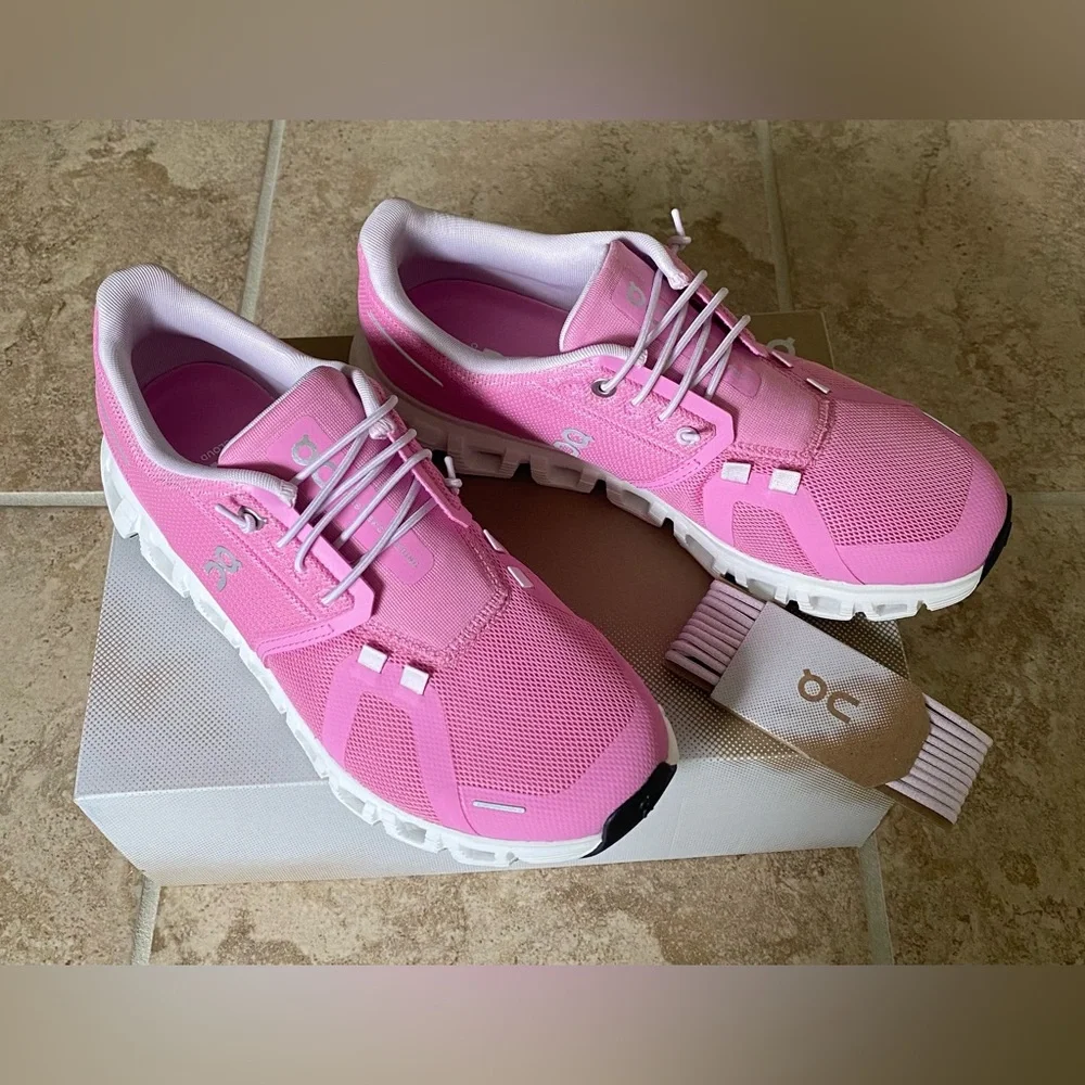 On Cloud 6 Shoes, Raspberry and White, Size 7.5 M, Excellent Condition - Picture 4 of 5